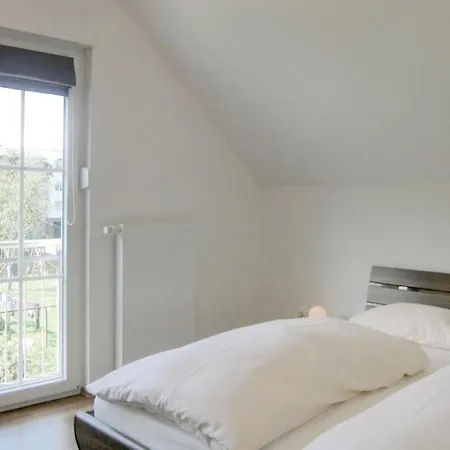 1 Bedroom Cozy In Appartement